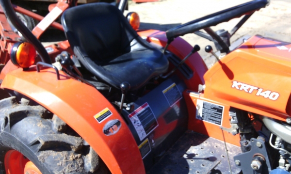 ขายคูโบต้า KRT 14 แรง สวยๆ 196 ชม.ชื้ิอไปใช้ได้เลยครับ อุปกรณ์ 3 อย่าง ใบดัน หาง 4 ล้อเหล็กกันจม