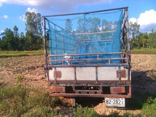 หกล้อ อีซูซุ TL88 เกียร์สาย ช่วง 3.20ม สภาพสวยบางเดิม เครืองไม่หลวมดีมาก วิ่งทางไกลสะบาย^เล่มทะเบียน ภาษีเต็ม พร้อมโอน**ราคา149,000บ**ครับท่าน