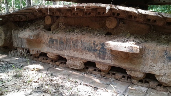 Komatsu รุ่น 8 10,607 ชั่วโมง Komatsu รุ่น 8 10,607 ชั่วโมง