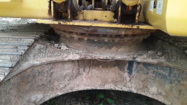 Komatsu รุ่น 8 10,607 ชั่วโมง Komatsu รุ่น 8 10,607 ชั่วโมง