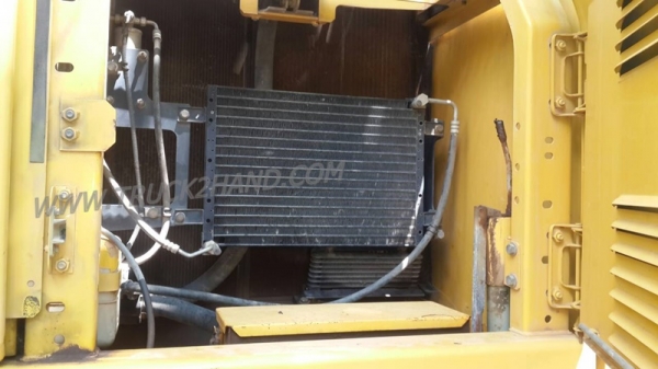 Komatsu รุ่น 8 10,607 ชั่วโมง Komatsu รุ่น 8 10,607 ชั่วโมง