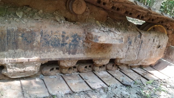 Komatsu รุ่น 8 10,607 ชั่วโมง Komatsu รุ่น 8 10,607 ชั่วโมง