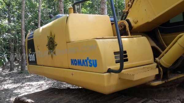 Komatsu รุ่น 8 10,607 ชั่วโมง Komatsu รุ่น 8 10,607 ชั่วโมง