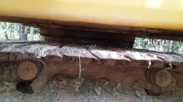 Komatsu รุ่น 8 10,607 ชั่วโมง Komatsu รุ่น 8 10,607 ชั่วโมง