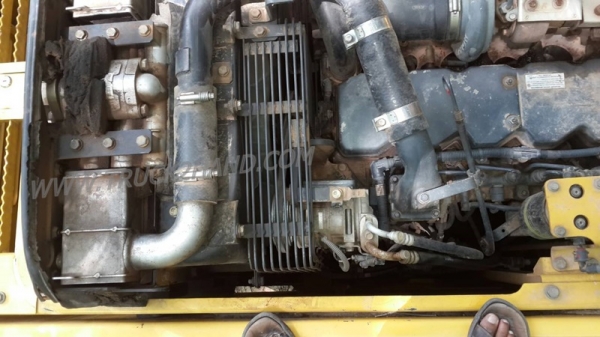 Komatsu รุ่น 8 10,607 ชั่วโมง Komatsu รุ่น 8 10,607 ชั่วโมง