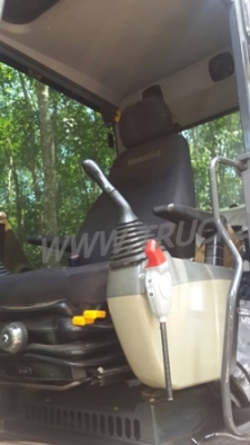 Komatsu รุ่น 8 10,607 ชั่วโมง Komatsu รุ่น 8 10,607 ชั่วโมง