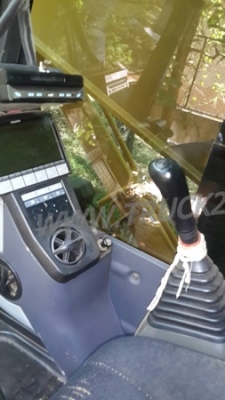 Komatsu รุ่น 8 10,607 ชั่วโมง Komatsu รุ่น 8 10,607 ชั่วโมง