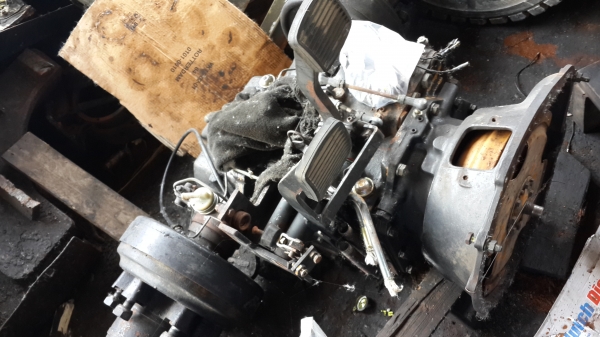 ขายเกียร์ออโต้ komatsu ขีด11 ขนาด 2.5 ตัน มือสองญี่ปุ่น