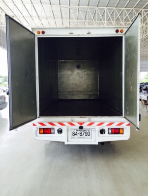 ขาย6ล้อ  NMR 130แรง ปี2555 กระบะ 4.30เมตร ตู้แห้ง