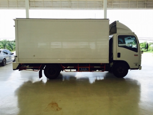 ขาย6ล้อ  NMR 130แรง ปี2555 กระบะ 4.30เมตร ตู้แห้ง
