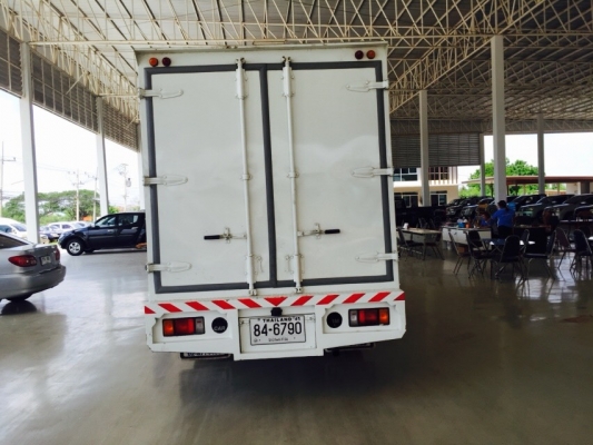 ขาย6ล้อ  NMR 130แรง ปี2555 กระบะ 4.30เมตร ตู้แห้ง