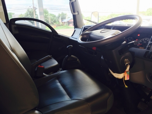 ขาย6ล้อ  NMR 130แรง ปี2555 กระบะ 4.30เมตร ตู้แห้ง