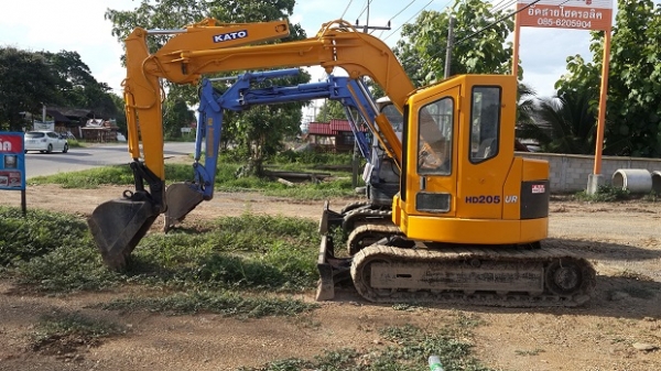 ขายรถขุดเก่านอก KATO HD205UR_084-4873923