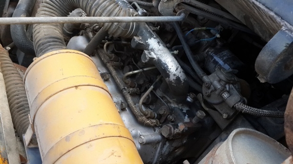 ขายรถขุดเก่านอก KATO HD205UR_084-4873923 ขายรถขุดเก่านอก KATO HD205UR_084-4873923