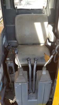 ขายรถขุดเก่านอก KATO HD205UR_084-4873923 ขายรถขุดเก่านอก KATO HD205UR_084-4873923