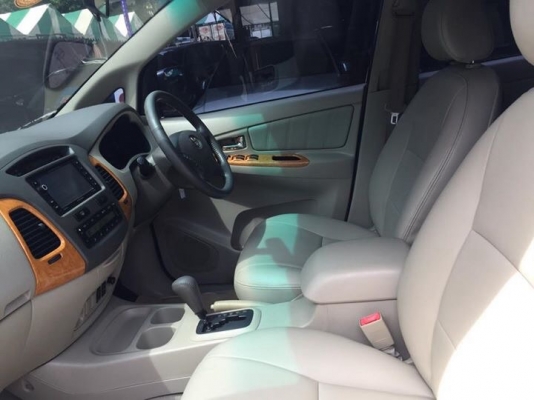 TOYOTA INNOVA 2.0 V เกียAT สีดำ ปี10 TOYOTA INNOVA 2.0 V เกียAT สีดำ ปี10