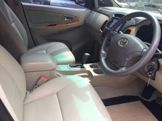 TOYOTA INNOVA 2.0 V เกียAT สีดำ ปี10 TOYOTA INNOVA 2.0 V เกียAT สีดำ ปี10