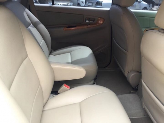 TOYOTA INNOVA 2.0 V เกียAT สีดำ ปี10 TOYOTA INNOVA 2.0 V เกียAT สีดำ ปี10