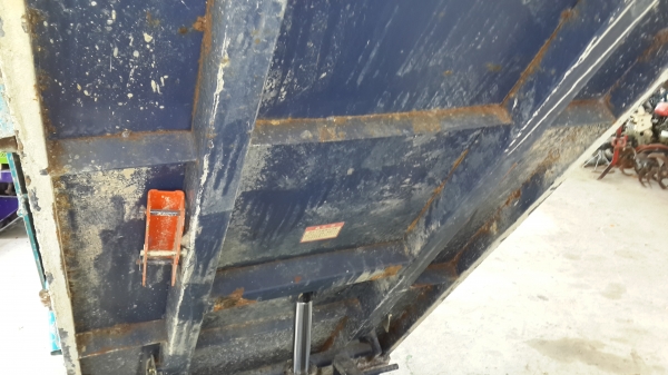 รถบรรทุกการเกษตรและก่อสร้าง