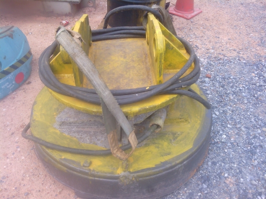 แม่เหล็กแบคโฮ dcl220 ใช้ไดนาโม 10 kg แม่เหล็กแบคโฮ dcl220 ใช้ไดนาโม 10 kg