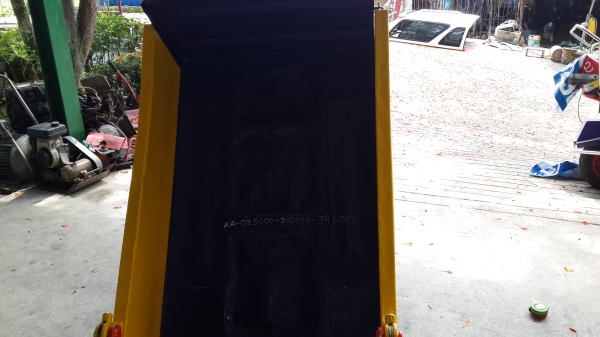 รถบรรทุกการเกษตรและก่อสร้าง