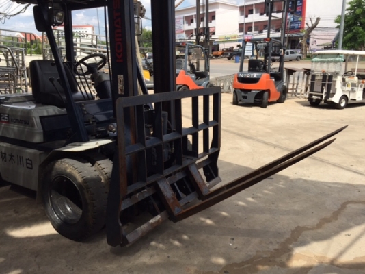 ขายฟอร์คลิฟต์ KOMUTSU FD25-11 , เครื่องยนต์ดีเซล,เสาสูง 4 เมตร , เกียร์คลัทร์ , HINGFORK , งาปรับคว่ำหงายได้ , รถใช้งานมา 6000 กว่า ช.ม ( SPECS JAPAN ) สภาพพร้อมใช้งาน ++ เดิมแท้จากญี่ปุ่น ขายฟอร์คลิฟต์ KOMUTSU FD25-11 , เครื่องยนต์ดีเซล,เสาสูง 4 เมตร , เกียร์คลัทร์ , HINGFORK , งาปรับคว่ำหงายได้ , รถใช้งานมา 6000 กว่า ช.ม ( SPECS JAPAN ) สภาพพร้อมใช้งาน ++ เดิมแท้จากญี่ปุ่น