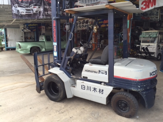 ขายฟอร์คลิฟต์ KOMUTSU FD25-11  , เครื่องยนต์ดีเซล,เสาสูง 4 เมตร , เกียร์คลัทร์  ,  HINGFORK ,   งาปรับคว่ำหงายได้   , รถใช้งานมา 6000 กว่า ช.ม ( SPECS JAPAN )   สภาพพร้อมใช้งาน ++ เดิมแท้จากญี่ปุ่น