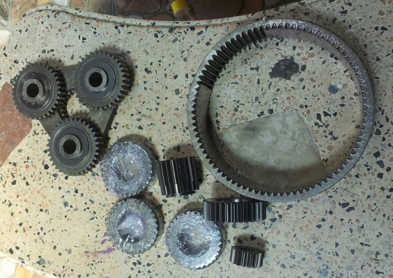 ขายอะไหล่ตัวเดิน PC20  PC 30 PC 40 PC 45 PC50 นาชิ และ ไฮดาส