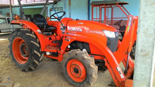ขายรถไถ KUBOTA L3008 พร้อมดันหน้า ราคา 285,000 อ.แกลง จ.ระยอง สอบถาม 0818618678 id line= carbonthai