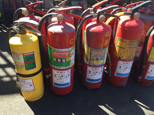 ขายถังดับเพลิง17ถัง ตามสภาพมีที่ยังไม่ใช้ก็มีครับ เหมา17ใบราคา 5,500บาท
