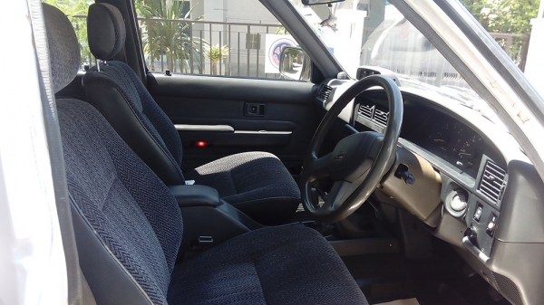 ขาย TOYOTA HILUX YN106 4 ประตู คานแข็ง 4wd
