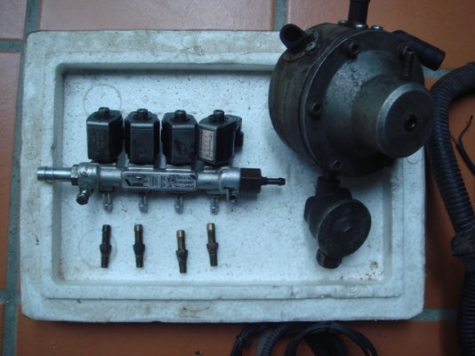 ขายชุดแก๊สหัวฉีดversusไม่มีถังแก๊สมีเท่าที่เห็นในรูปเดิมติดแจ๊ดครับ ขายชุดแก๊สหัวฉีดversusไม่มีถังแก๊สมีเท่าที่เห็นในรูปเดิมติดแจ๊ดครับ