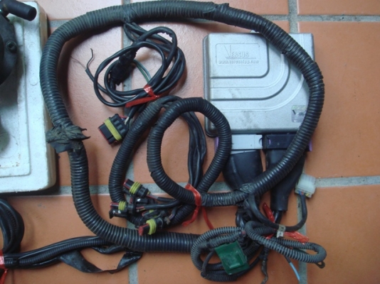 ขายชุดแก๊สหัวฉีดversusไม่มีถังแก๊สมีเท่าที่เห็นในรูปเดิมติดแจ๊ดครับ ขายชุดแก๊สหัวฉีดversusไม่มีถังแก๊สมีเท่าที่เห็นในรูปเดิมติดแจ๊ดครับ