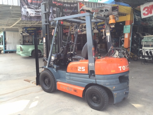 ขายฟอร์คลิฟต์ TOYOTA 42-6FG25 , เสายกสูง 4 เมตร, เกียร์ AT ,ใช้งาน 2 ระบบ,ใช้งานมา 1700 ช.ม เดิมแท้จากญี่ปุ่น !!!! ( SPECS JAPAN )