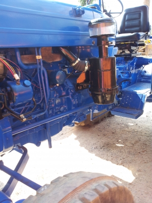 รถไถ Ford  เพลาเดียวเก่านอก มาปรับปรุงทำสีใหม่ เช็คเครื่องเรียบร้อย สภาพพร้อมใช้ งาน