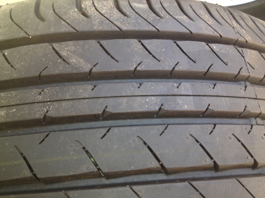 ขายล้อพร้อมยางป้ายแดง HONDA HRV ตัวรองท๊อป ขอบ 17 ยาง 215 55 17 ปี 15 ขายล้อพร้อมยางป้ายแดง HONDA HRV ตัวรองท๊อป ขอบ 17 ยาง 215 55 17 ปี 15