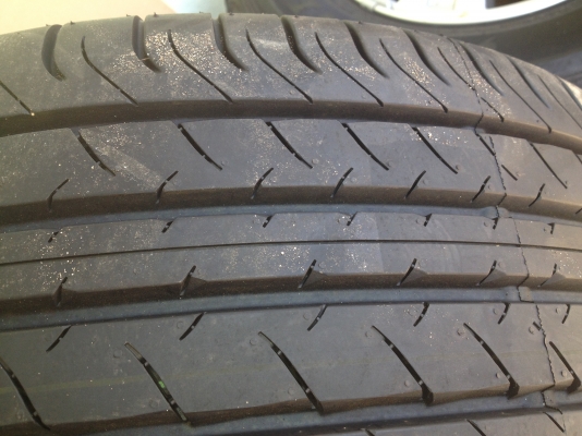 ขายล้อพร้อมยางป้ายแดง HONDA HRV ตัวรองท๊อป ขอบ 17 ยาง 215 55 17 ปี 15 ขายล้อพร้อมยางป้ายแดง HONDA HRV ตัวรองท๊อป ขอบ 17 ยาง 215 55 17 ปี 15