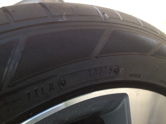 ขายล้อพร้อมยางป้ายแดง HONDA HRV ตัวรองท๊อป ขอบ 17 ยาง 215 55 17 ปี 15 ขายล้อพร้อมยางป้ายแดง HONDA HRV ตัวรองท๊อป ขอบ 17 ยาง 215 55 17 ปี 15