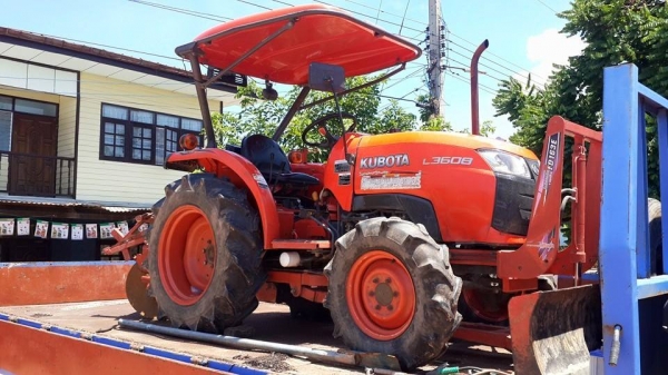 ขายรถไถkubota L3608 อุปกรณ์ โรตารี่ ใบมีด ผานหลัง คาด ตราช้าง ใช้งานน้อย 2พัน ชม. ใช้งานมือเดียว ปลายปี53 สภาพพร้อมใช้งาน พร้อมลงลุยงาน
