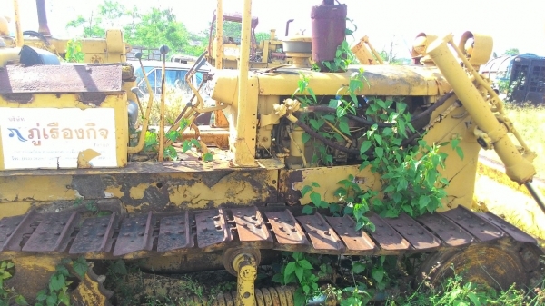 รถแทรกเตอร์ตีนตะขาบ CAT D4D รถแทรกเตอร์ตีนตะขาบ CAT D4D