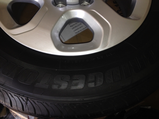 ขายล้อออนิวเชฟขอบ16ถอดป้ายแดง บริสโตน ดูราวิช 215 70 16 ปลายปี 14