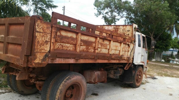 6ล้อดั้ม165แรง Isuzu. FTR11F. สภาพดี สีไม่ค่อยสวย เครื่องดีคัสซีสวย