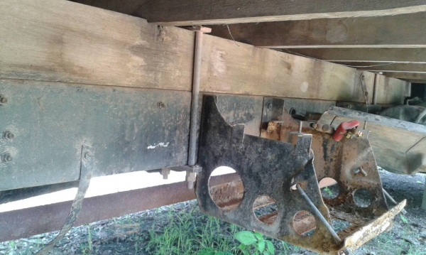 รถฮีโน่  6 ล้อ บรรทุกน้ำยาง  FB2W / 120 แรงม้า. ปี 37     สนใจติดต่อ  081 - 6079515