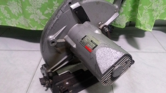 เลื่อยวงเดือนmakita รุ่น 5201N ขนาด 10นิ้ว กำลัง 1,450Wสภาพดีพร้อมใช้ครับ เลื่อยวงเดือนmakita รุ่น 5201N ขนาด 10นิ้ว กำลัง 1,450Wสภาพดีพร้อมใช้ครับ