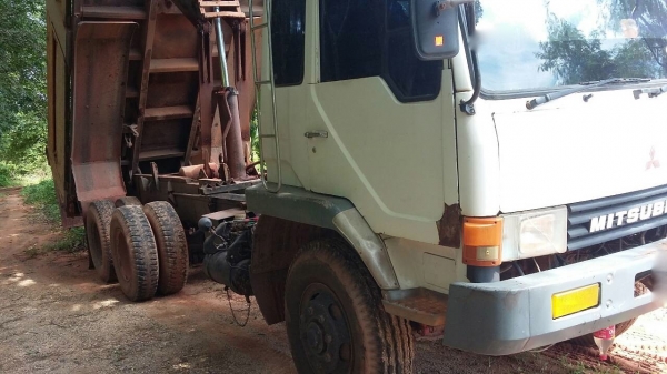 รถมิตซู 10 ล้อดั้ม FN527M - TD  190 แรงม้า.   สนใจติดต่อ  081 - 6079515