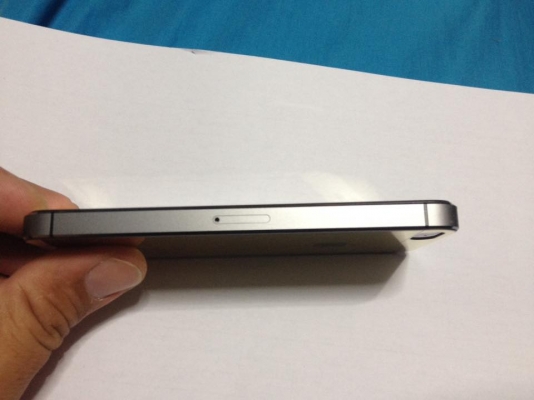 ไอโฟน 5S ลดเหลือ 12,900 ต่อรองได้ สีเทา Gray 16G เครื่องศูนย์ อุปกรณ์แท้ครบกล่องรายละเอียดตามรูป อีมี่เครื่องกับกล่องตรง สภาพดีมาก ใช้งานได้ปกติทุกอย่าง ไม่ติดล็อคใดๆ หมดประกันแล้ว ติดฟลิม์กระจกนิรภัยกันแตกสีทองหน้าหลัง แถมอุปกรณ์เสริมให้ทุกชิ้นตามรูป ราค