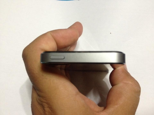 ไอโฟน 5S ลดเหลือ 12,900 ต่อรองได้ สีเทา Gray 16G เครื่องศูนย์ อุปกรณ์แท้ครบกล่องรายละเอียดตามรูป อีมี่เครื่องกับกล่องตรง สภาพดีมาก ใช้งานได้ปกติทุกอย่าง ไม่ติดล็อคใดๆ หมดประกันแล้ว ติดฟลิม์กระจกนิรภัยกันแตกสีทองหน้าหลัง แถมอุปกรณ์เสริมให้ทุกชิ้นตามรูป ราค