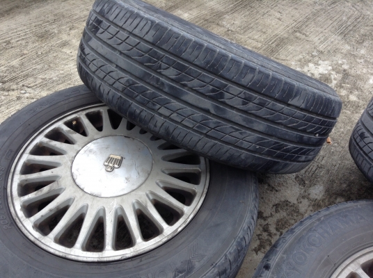 แม็กนอกขอบ 15 นิ้ว 5 รู 114 พร้อมยางทั้งชุด2000 ลดราคาด่วนๆ