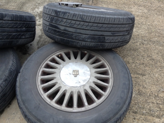 แม็กนอกขอบ 15 นิ้ว 5 รู 114 พร้อมยางทั้งชุด2000 ลดราคาด่วนๆ