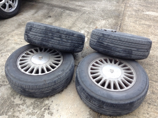 แม็กนอกขอบ 15 นิ้ว 5 รู 114 พร้อมยางทั้งชุด2000 ลดราคาด่วนๆ